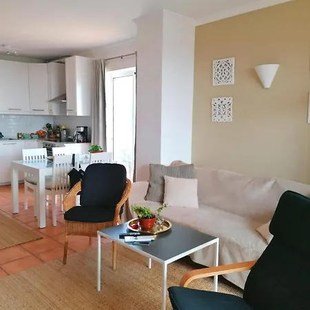 Top Floor Apartment With Large Terrace And Sea View - Winter Lets Apartament