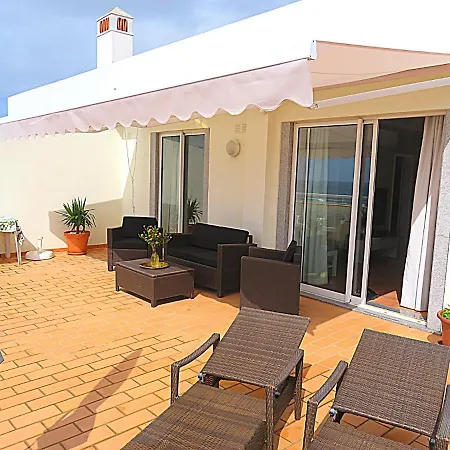 Top Floor Apartment With Large Terrace And Sea View - Winter Lets