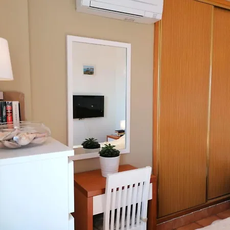 Top Floor Apartment With Large Terrace And Sea View - Winter Lets *